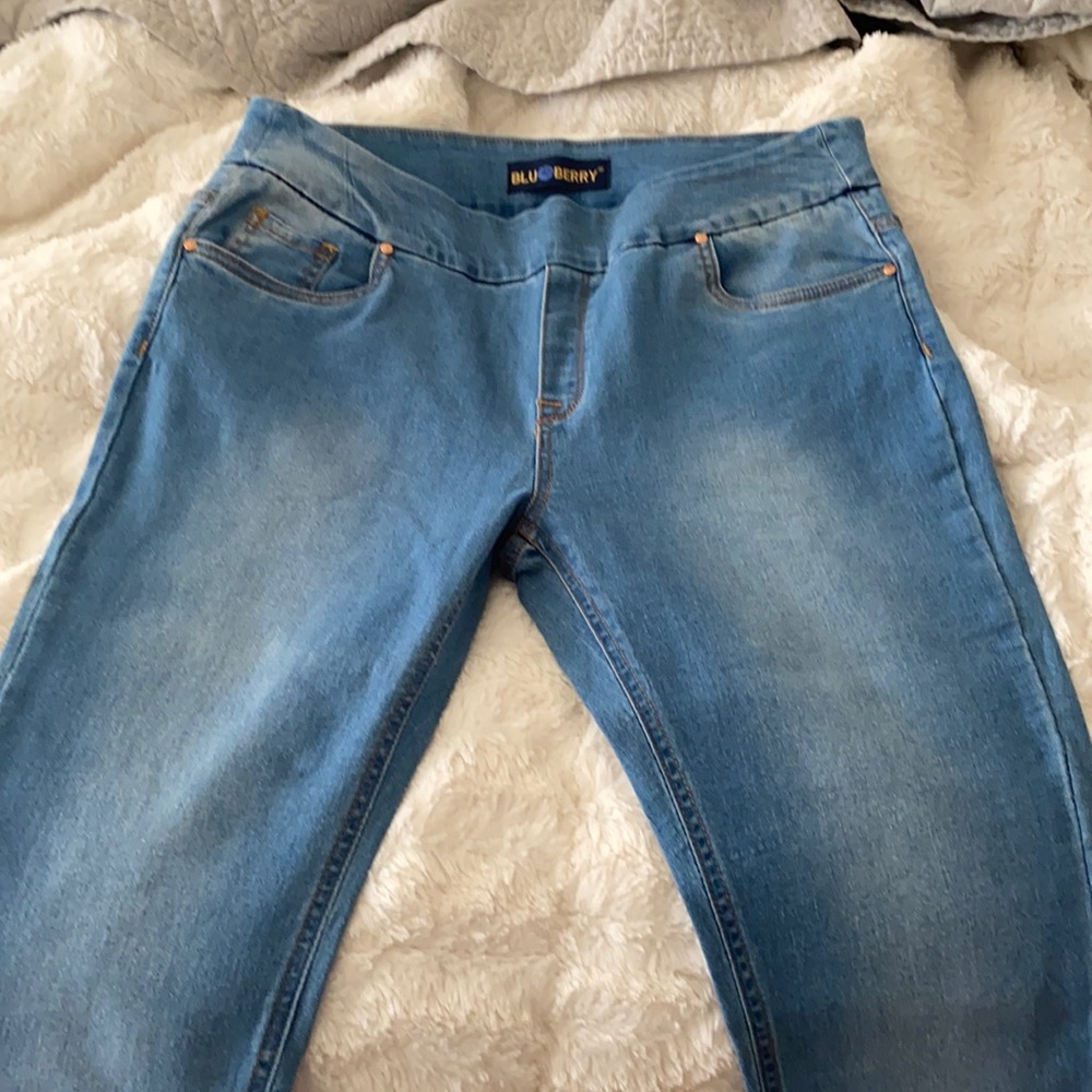 Brand new never worn jeans